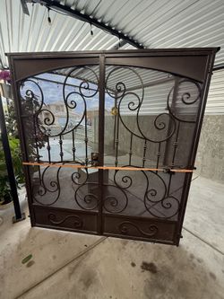 Puerta De Estrada