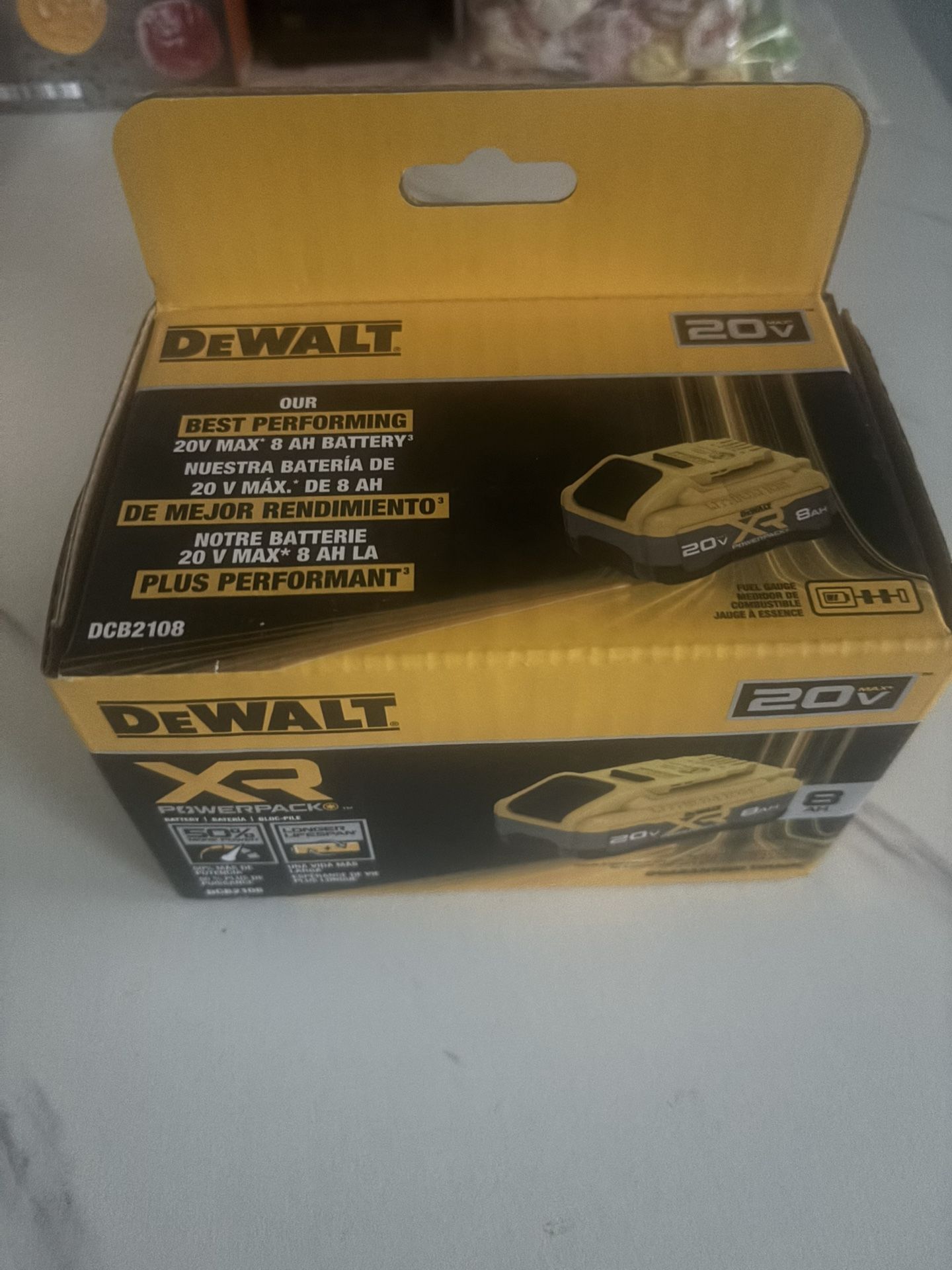 Dewalt XR 20 Volt 8Ah  Battery brand new factory sealed