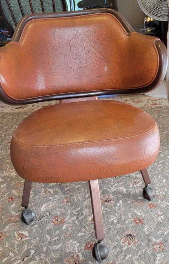 FREE Swivel chair - Gasser Chair Co.