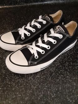 Converse womens 6 Great Condition 