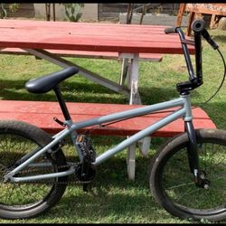Harp Boulevard Bike