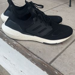 size 11 ultra boost shoes