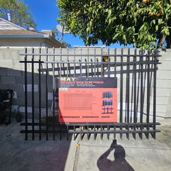 BRAND NEW IRON FENCES 10'X6' EACH FENCE PANELS
22PCS IRON FENCE
POWDER COATED SURFACE BLACK
TOTAL SIZE 220 FT LONG
EASY TO INSTALLED
HARDWARE AVAILABL