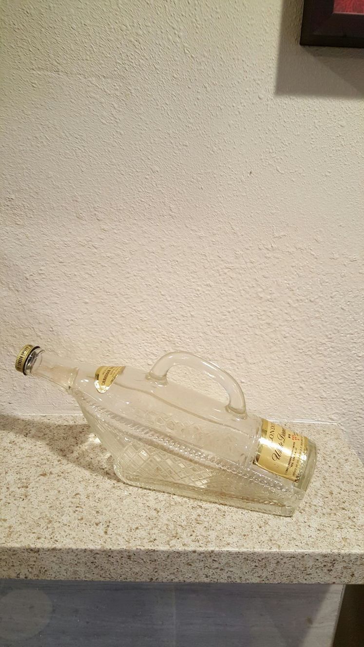 Vintage London White Dinner Wine Clear Glass Bottle