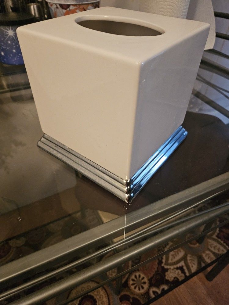 Vanity Tissue Holder