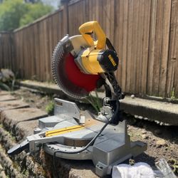 DEWALT 12-inch Chop Saw 