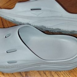 11_.1/2. Hoka Sandals 