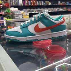 Size 9.5 White, turquoise and orange