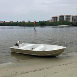 12’ Jon Boat, Month Old Battery, Minn Kota trolling Motor