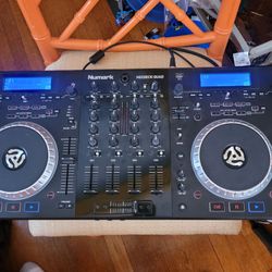 Numark Mixdeck Quad Serato Like New 