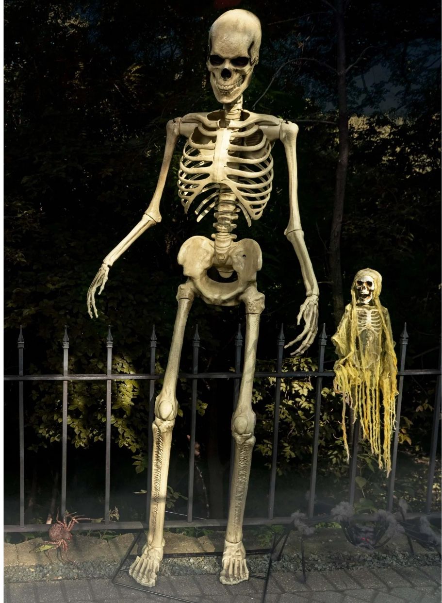 Animated 8 Foot Giant Skeleton