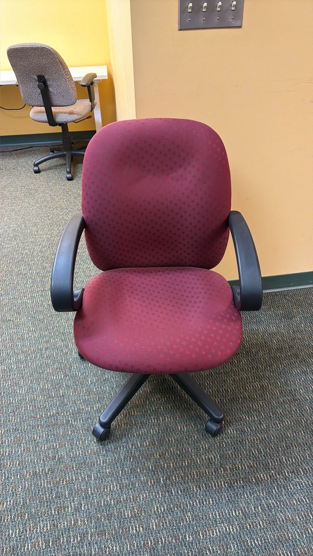 10 Red Office Chairs