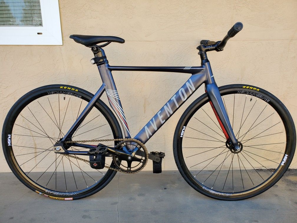 Aventon Mataro