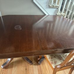 Broyhill Dining Room Table & Chairs NEED GONE