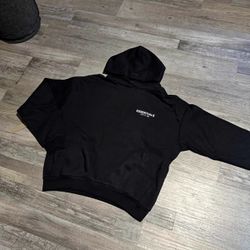 Essential Hoodie Black