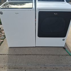 Whirlpool Washer And Dryer Set
