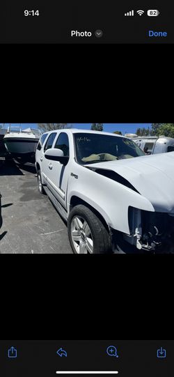 2008 Tahoe hybrid For Parts Only