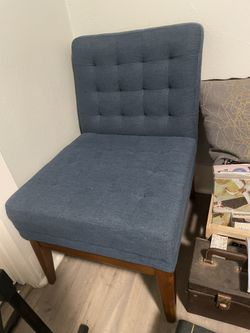 Living Room Accent Newark Style Chair