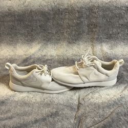 Nike Roshe One Triple White Size 11.5 Euc