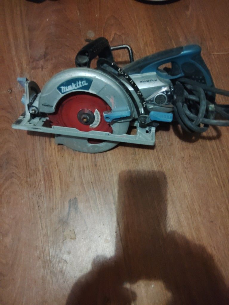 Makita Saw
