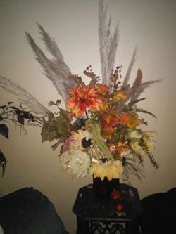 DESIGNS BY DIANA. " SUNFLOWER SPRAY" BEAUTIFUL FALL COLORS,, INDIVIDUALLY INSPIRED FLORAL ARRANGEMENTS, ALSO DO SPECIAL ORDERS