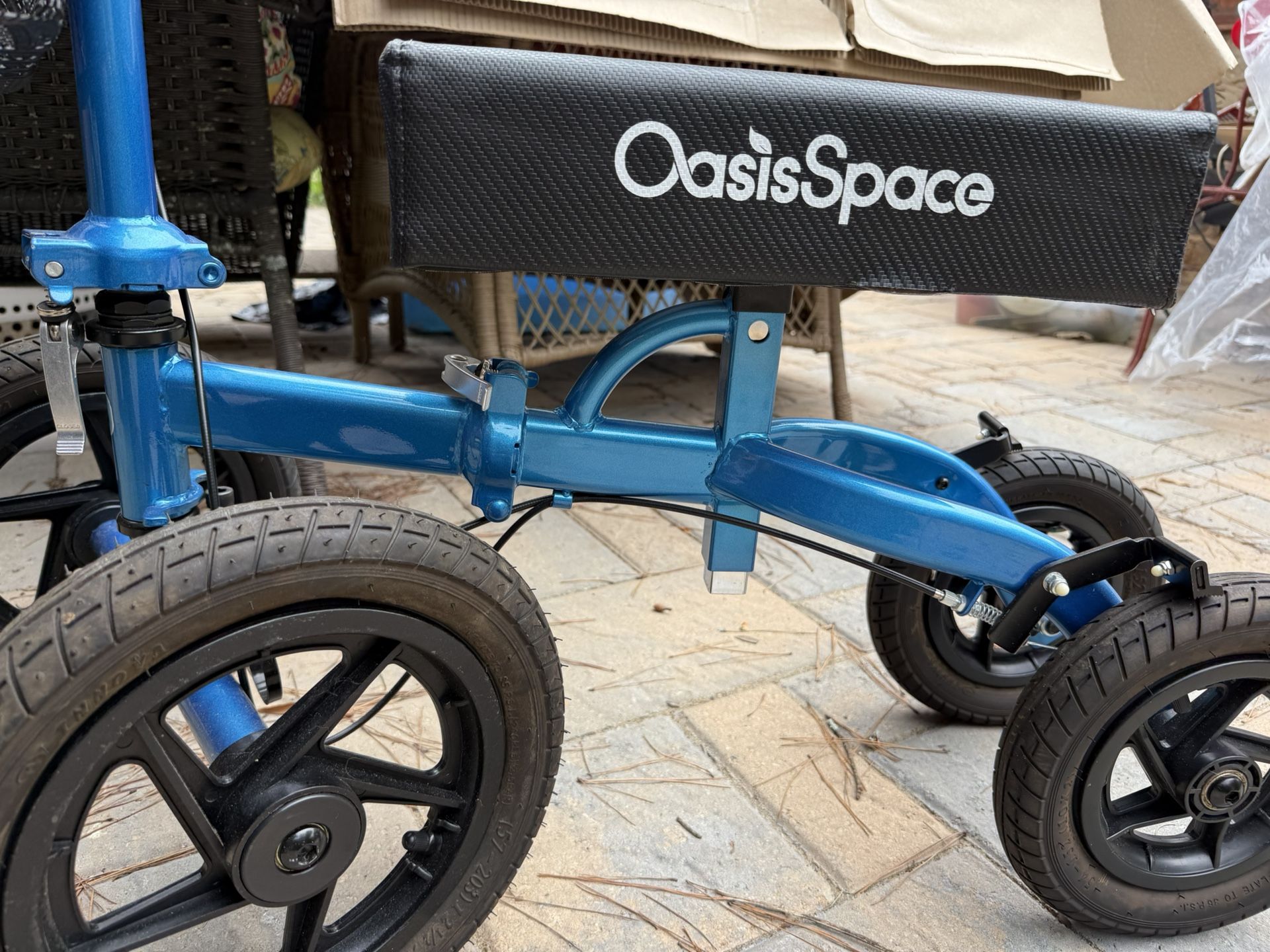 OASIS SPACE KNEE
