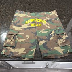 Raspberry Hills Camo Shorts Size XL