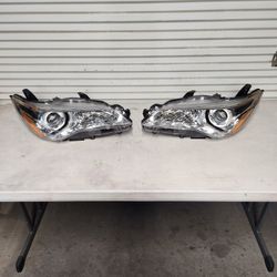 2015 , 2016 , 2017 Toyota Camry New Projector  Headlights 