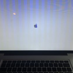 MacBook Pro 17 Inch 2011 (Needs a Logic Board)