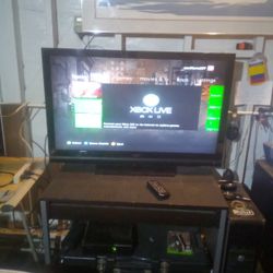 Vizio 42" TV 1080p HDTV Wide Screen & Great For Gaming