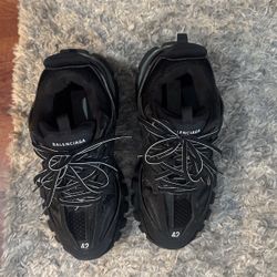 Balenciaga Tracks Sz42 LED