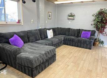 🖤🚚 Huhe Charcoal Mammoth sectional! Resdy for pick up