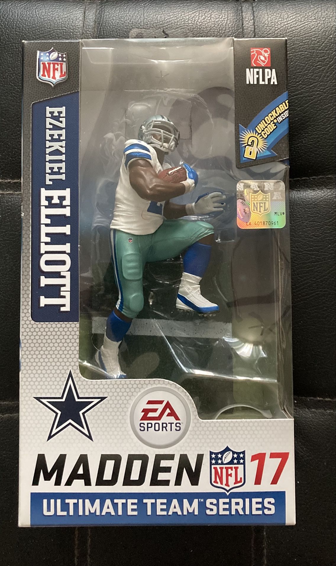 Ezekiel Elliott Figure