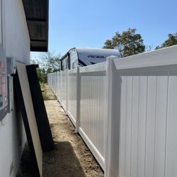 Vinyl Fences And Metal Fences