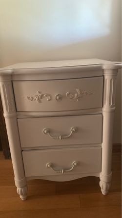 Stanley Young America night chest