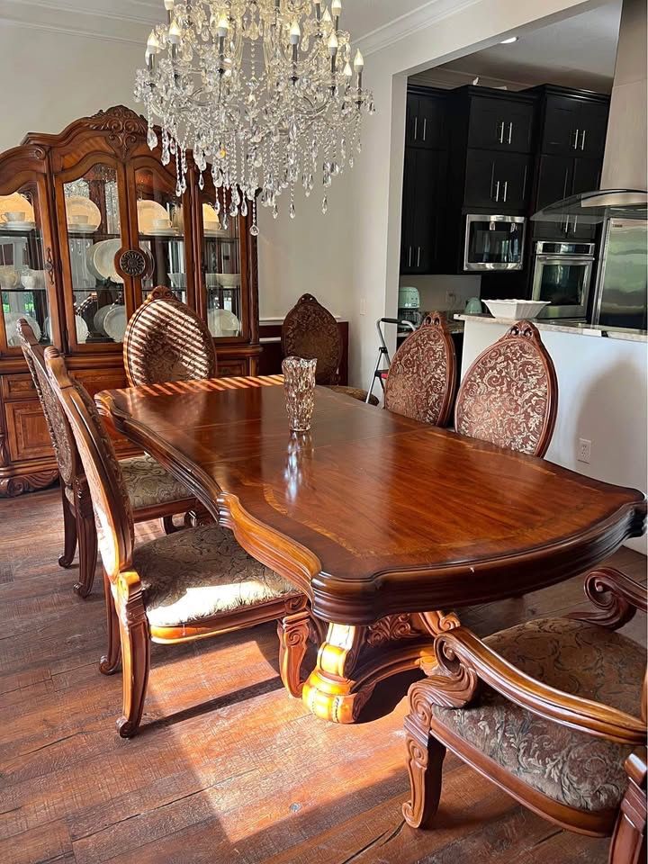 Michael Amini Excelsior Dining Set