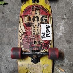 BULLDOG DESIGN DogTownSkateBoard