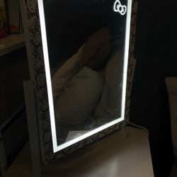 hello kitty mirror