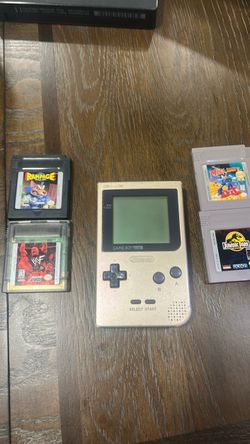 Nintendo Game Boy Pocket Gold MGB-001 + 4 Games - Rampage, Mega Man III, Jurassic Park, WWF - Tested