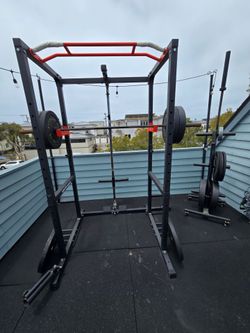 Power Rack + 370 lbs