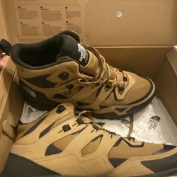 NIB North Face Men’s Hiking boots 