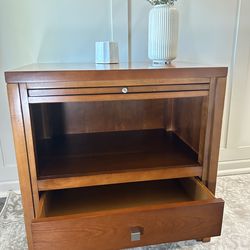 Hooker Furniture Carmine Collection Side Table - Natural Cherry