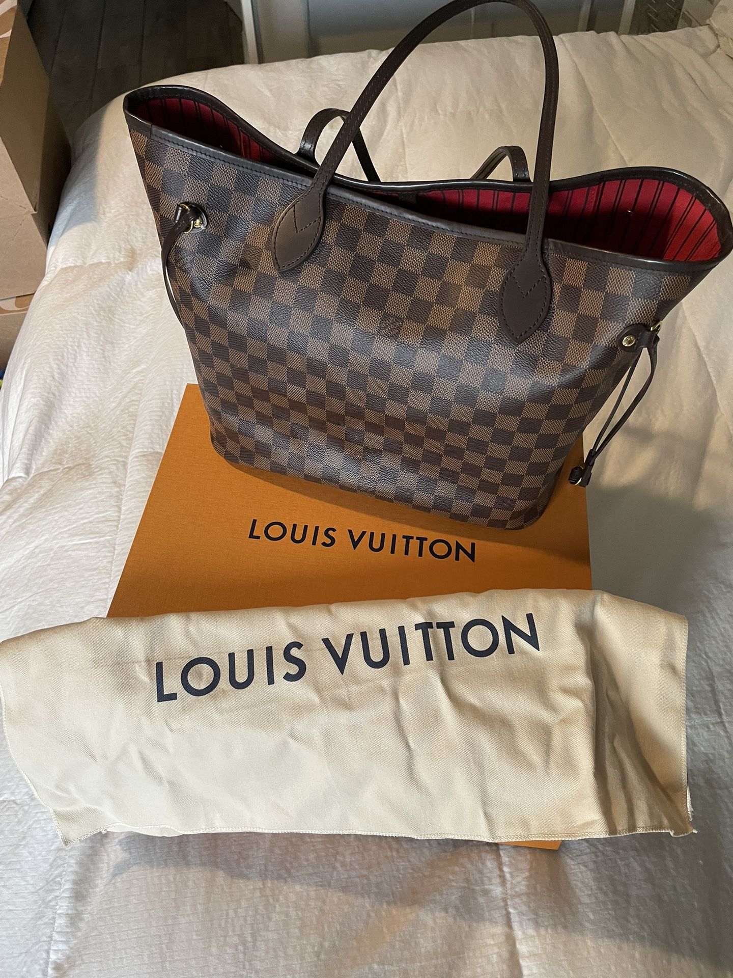 Louis Vuitton Neverfull MM Authentic