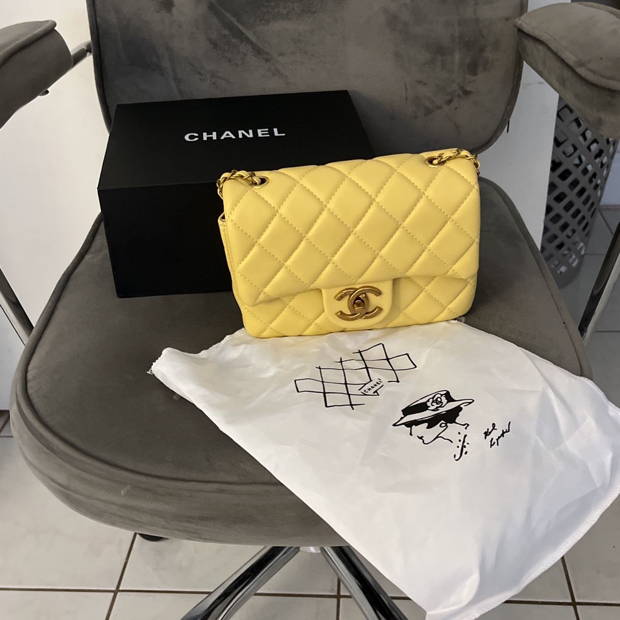 Chanel mini Flap Bag In Yellow