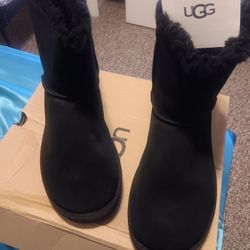 Ugg