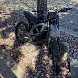 2024 Surron Ultra bee