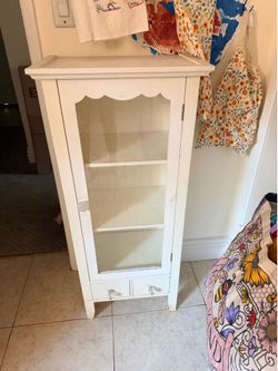 Upright vanity/small cupboard