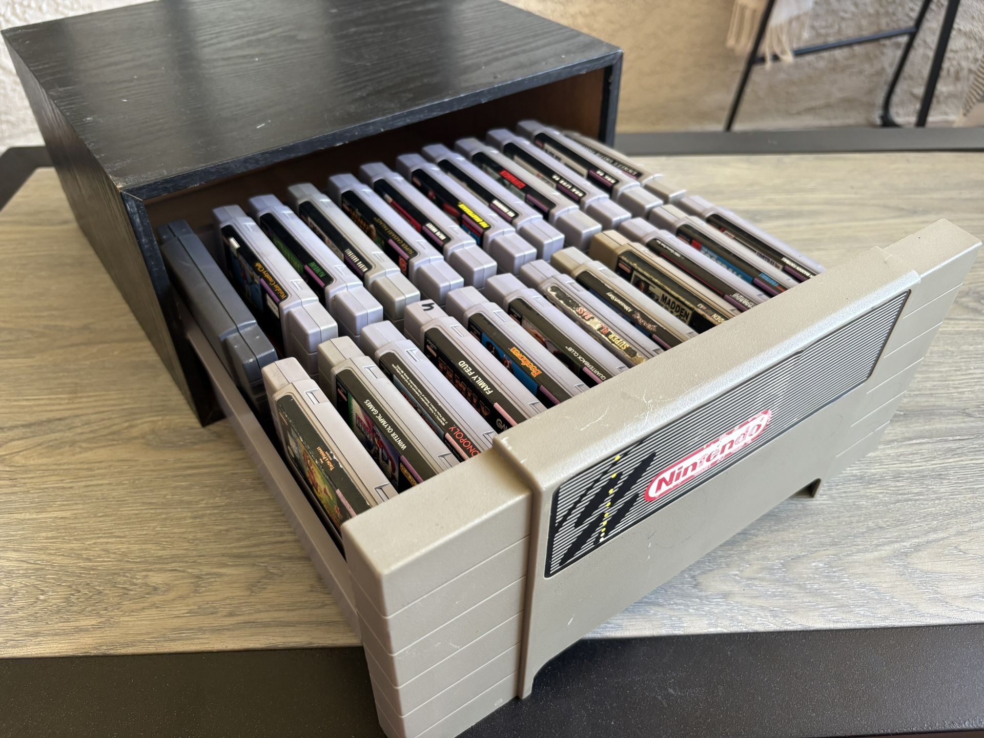 Vintage Super Nintendo SNES Storage Case + 24 Games!!