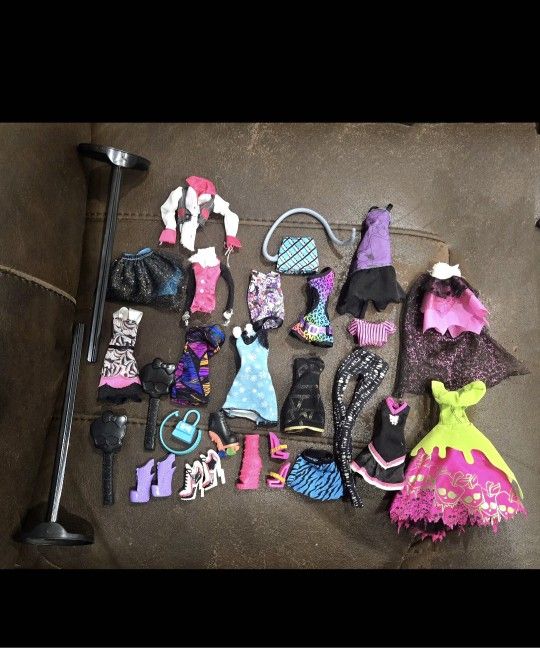 Monsterhigh Doll  Clothes Lot