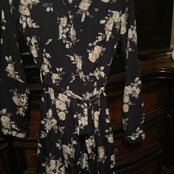 Long sleeve blue flower dress, soft, breathable, comfortable size small